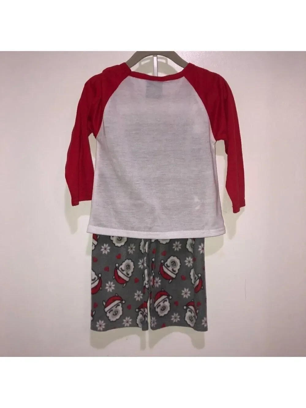 Nwot Kids PJ's and Presents Size 18 month PJ set